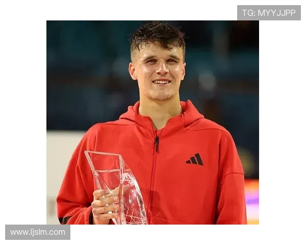 中国新星横空出世连克强敌勇夺网球大师赛冠军震惊世界