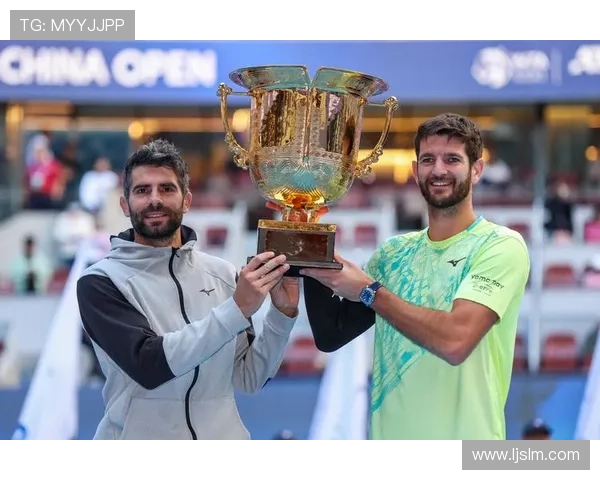 2025年网球大满贯赛季精彩回顾与选手表现分析