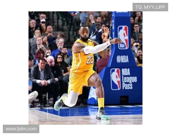 詹姆斯复出首战带领湖人逆转胜勇士 展现王者风范助力球队冲击季后赛