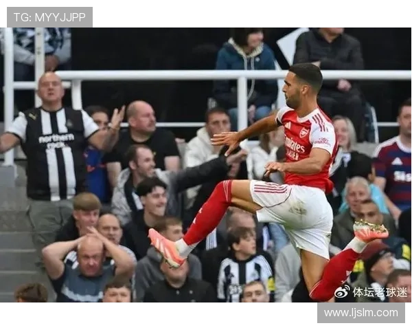 英超联赛最新动态 曼联客场逆转胜利 阿森纳争四形势严峻 英超联赛最新动态 曼联客场逆转胜利 阿森纳争四形势严峻